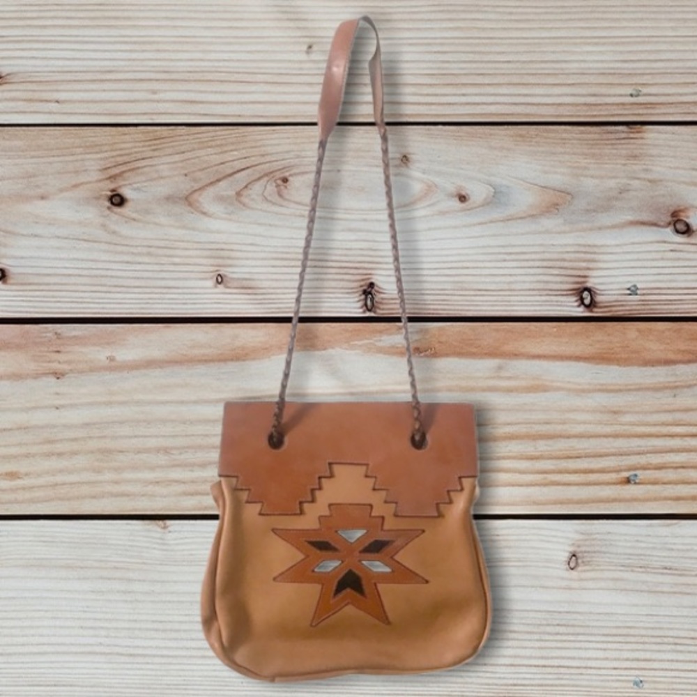 🌻🌻 VINTAGE LEATHER AZTEC SHOULDER BAG